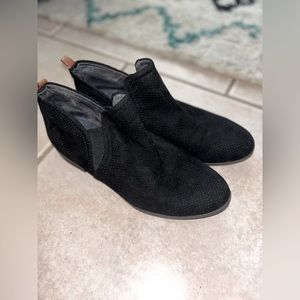 Dr. Sholl’s booties